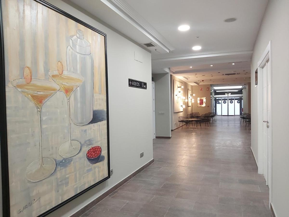 Micampus Burgos Centro Student Residence מראה חיצוני תמונה